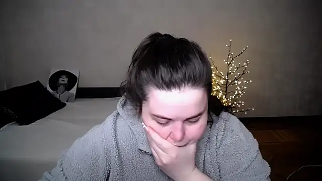 Emily Mo online show from April 10, 6:31 am