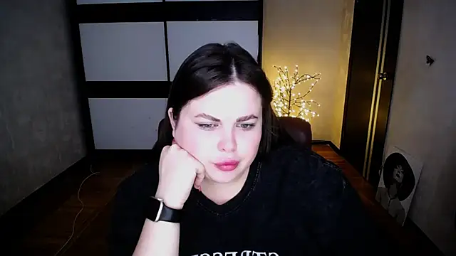Snapshot of Emily_Mo chatting on July 11, 5:52 am Emily Mo online show from July 11, 5:52 am
