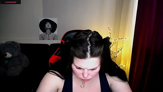 Emily Mo online show from February 22, 12:51 pm