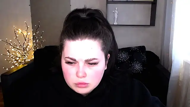 Emily Mo online show from March 17, 9:55 am
