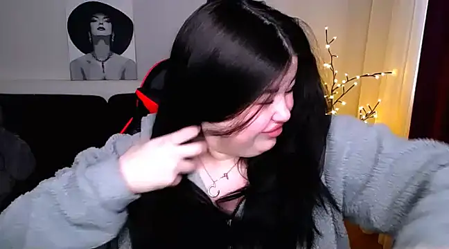 Emily Mo online show from February 27, 6:46 am