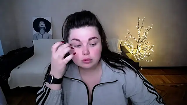 Emily Mo online show from May 29, 5:46 am