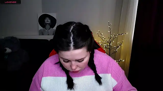 Emily Mo online show from February 23, 9:44 am