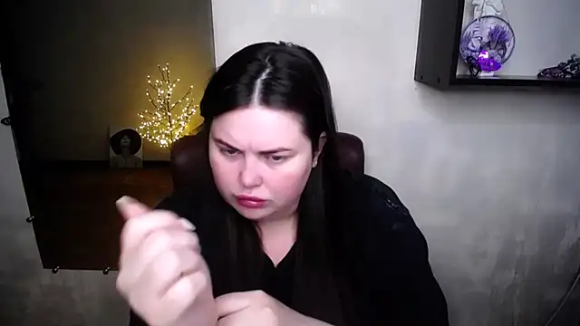 Snapshot of Emily_Mo chatting on June 27, 6:19 am Emily Mo online show from June 27, 6:19 am