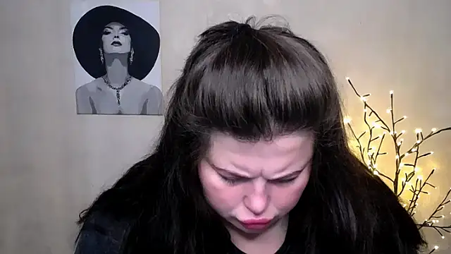 Emily Mo online show from September 10, 5:50 am