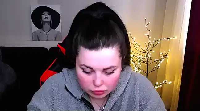Emily Mo online show from February 27, 9:50 am