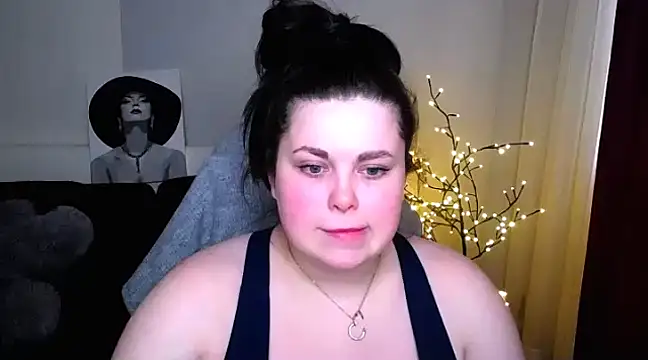 Emily Mo online show from March 2, 9:43 am