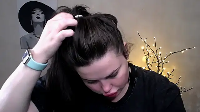 Emily Mo online show from September 9, 5:39 am
