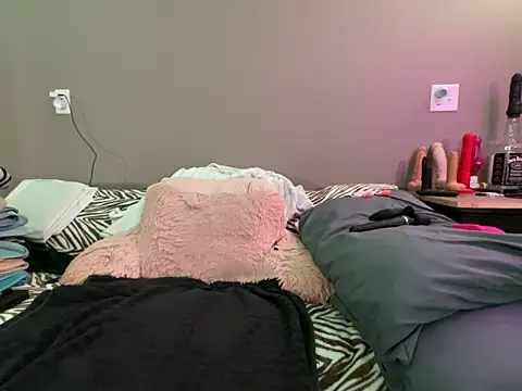 1Lustfully yours online show from June 27, 3:01 am
