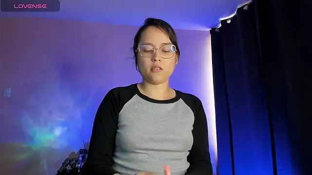 shantalc3rezo online show from November 7, 8:24 pm