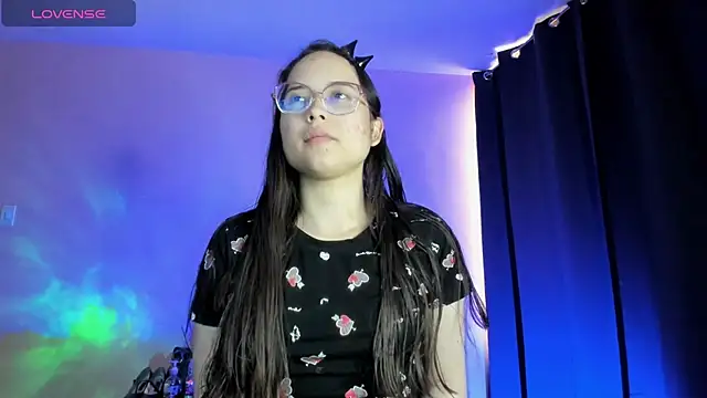 shantalc3rezo online show from November 6, 8:35 pm