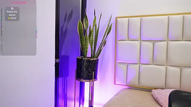 Anais aradia online show from January 8, 5:24 am