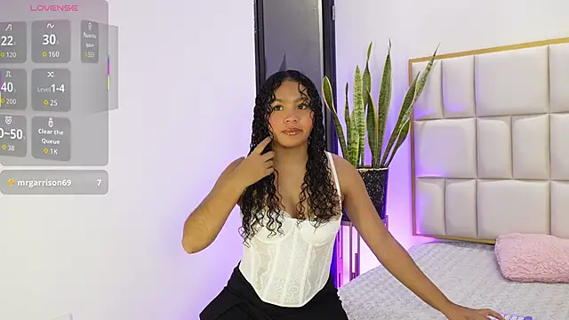 Anais aradia online show from December 17, 5:34 am