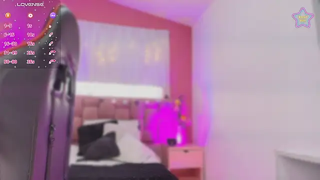 mia thompsonn  online show from March 25, 2:16 pm