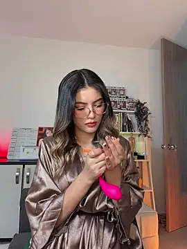 Your Honeey online show from February 17, 7:00 pm