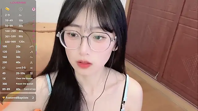 4uoki online show from December 21, 3:47 pm