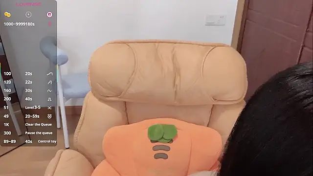 4uoki online show from July 12, 3:24 pm