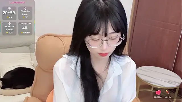 4uoki online show from November 28, 4:07 pm