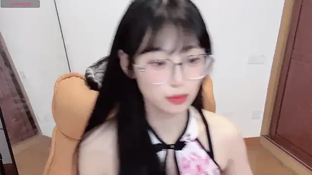 4uoki online show from October 11, 5:03 pm