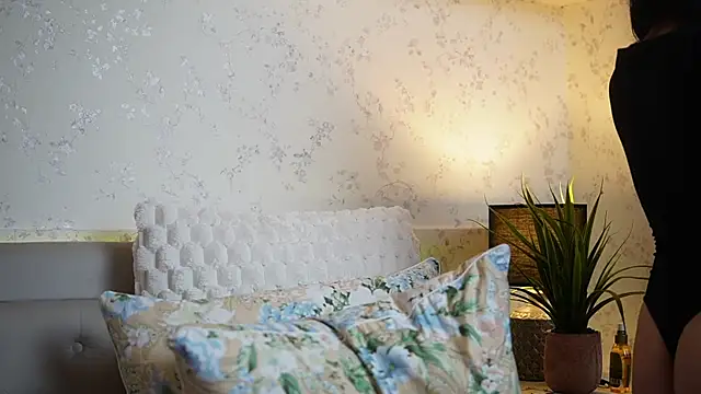 AmyKaiya online show from December 21, 9:04 pm