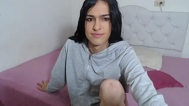 Snapshot of sweet1Girl chatting on June 15, 12:05 pm sweet1Girl online show from June 15, 12:05 pm