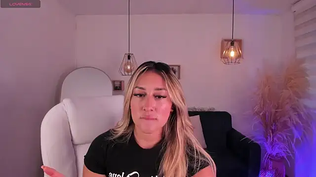 Snapshot of dina_ride chatting on October 8, 12:07 pm dina ride online show from October 8, 12:07 pm