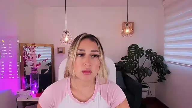 Snapshot of dina_ride chatting on September 18, 12:41 pm dina ride online show from September 18, 12:41 pm