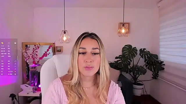 Snapshot of dina_ride chatting on September 12, 12:38 pm dina ride online show from September 12, 12:38 pm