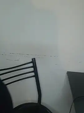 DianiQueenn online show from March 14, 6:19 am