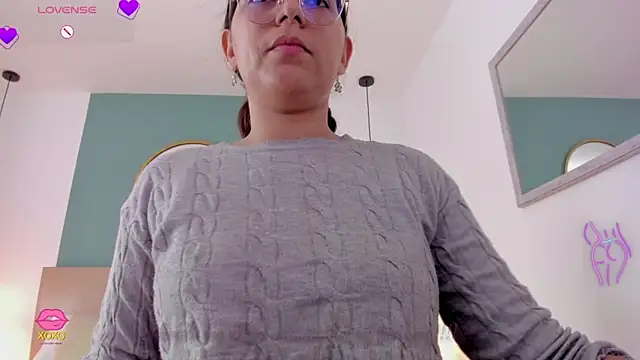 lucy blue28 online show from May 4, 1:03 pm