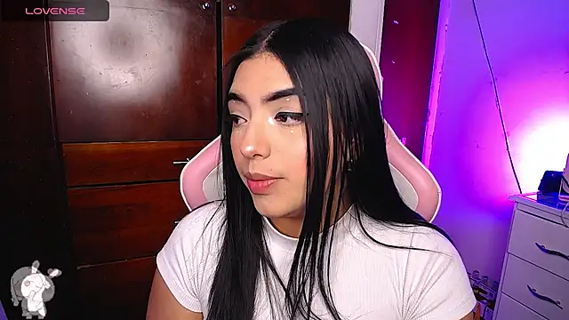 Snapshot of eva_six chatting on January 7, 7:28 pm eva six online show from January 7, 7:28 pm