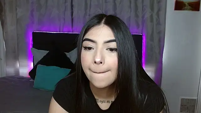 Snapshot of eva_six chatting on October 4, 4:30 pm eva six online show from October 4, 4:30 pm