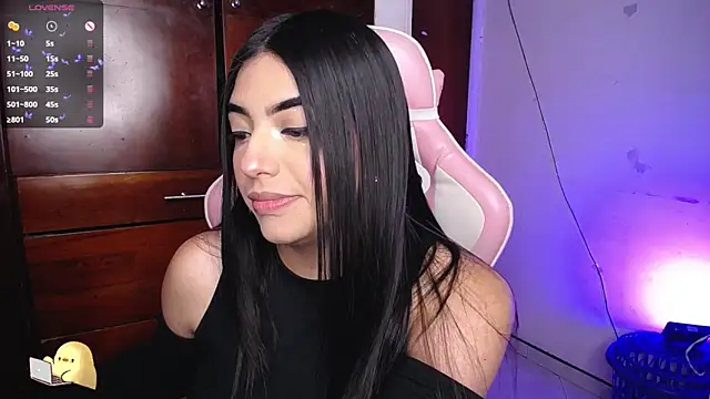 Snapshot of eva_six chatting on November 6, 10:58 pm eva six online show from November 6, 10:58 pm