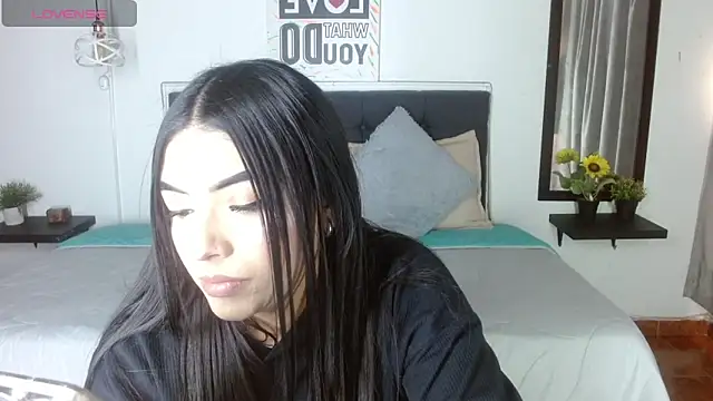 Snapshot of eva_six chatting on October 9, 6:08 pm eva six online show from October 9, 6:08 pm