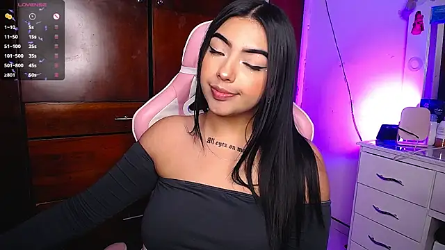 Snapshot of eva_six chatting on February 18, 10:47 pm eva six online show from February 18, 10:47 pm