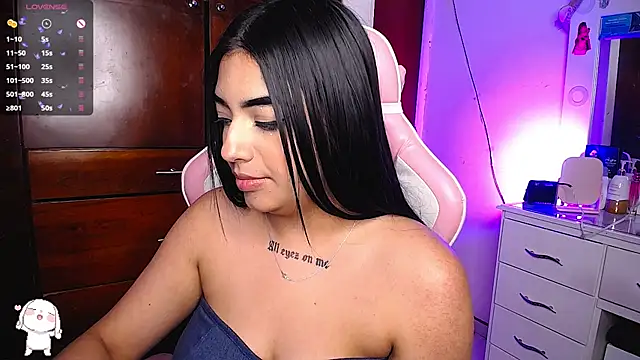 Snapshot of eva_six chatting on February 15, 3:20 am eva six online show from February 15, 3:20 am