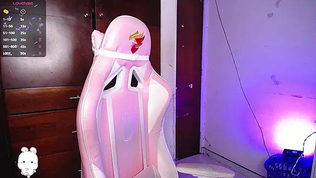 Snapshot of eva_six chatting on November 15, 1:31 am eva six online show from November 15, 1:31 am