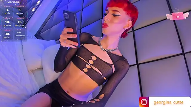 Snapshot of GeorginaCute_ chatting on October 6, 1:12 pm GeorginaCute online show from October 6, 1:12 pm