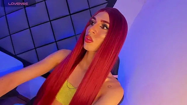 Snapshot of GeorginaCute_ chatting on October 18, 12:18 pm GeorginaCute online show from October 18, 12:18 pm
