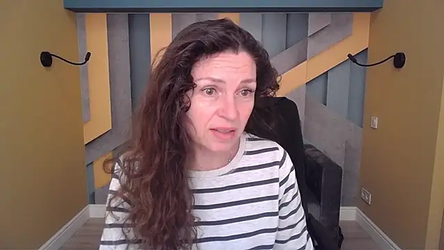 EllaLong online show from April 5, 11:17 am