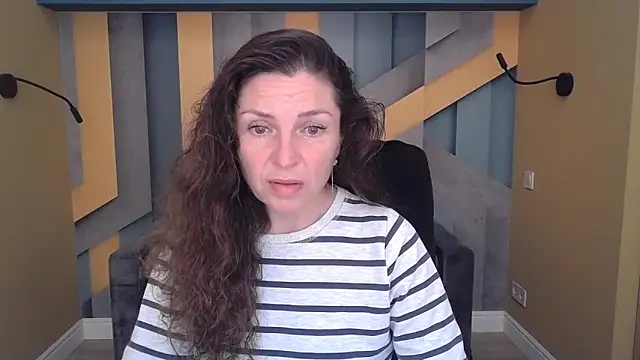 EllaLong online show from November 5, 12:30 pm