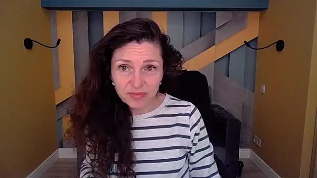 EllaLong online show from April 3, 11:27 am