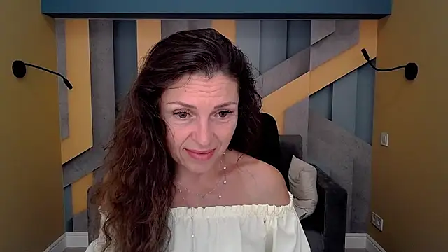 EllaLong online show from September 9, 11:30 am