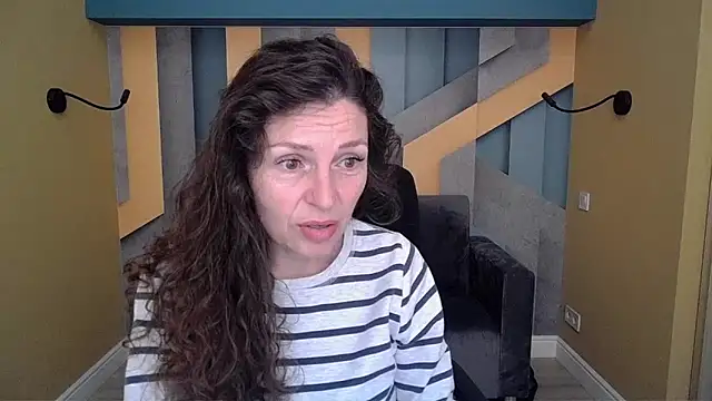 EllaLong online show from April 4, 11:28 am