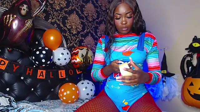 Snapshot of NaiaGils chatting on October 31, 12:24 pm NaiaGils online show from October 31, 12:24 pm