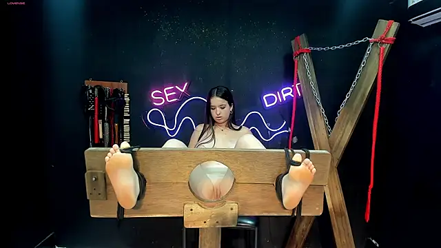 Snapshot of VantablackPLUS_BDSMfetish chatting on February 18, 3:31 pm VantablackPLUS BDSMfetish online show from February 18, 3:31 pm