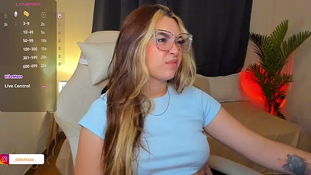 dakottaa  online show from June 2, 1:16 am