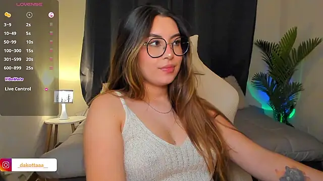 dakottaa  online show from March 5, 12:07 am