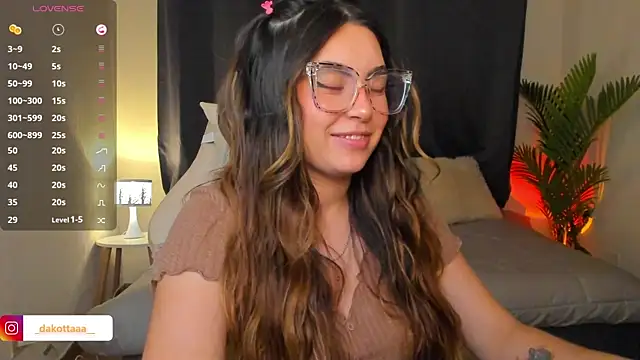 dakottaa  online show from March 24, 11:38 pm