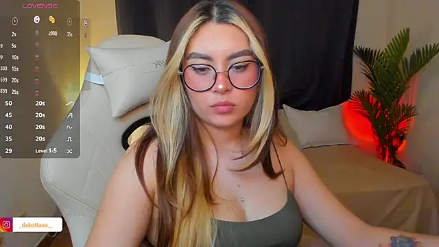dakottaa  online show from July 2, 12:22 am
